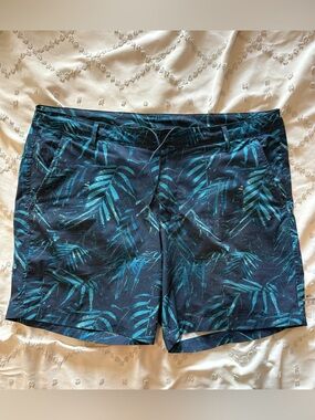 all in motion Navy Tropical-Print Drawstring Hybrid Shorts